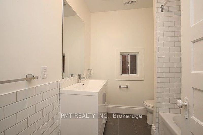Toronto House for rent - 4 Bedrooms — photo 12