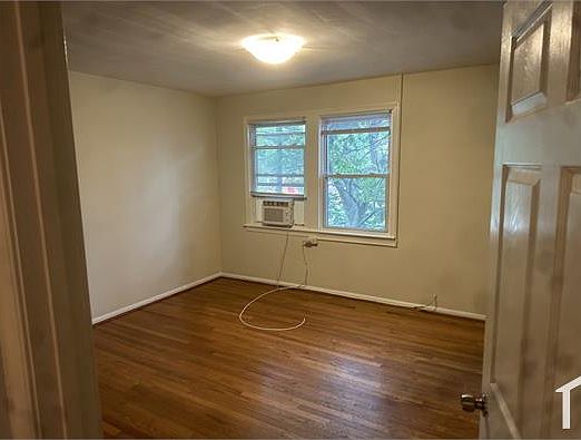 2nd image of 920 19th St NE APT 4