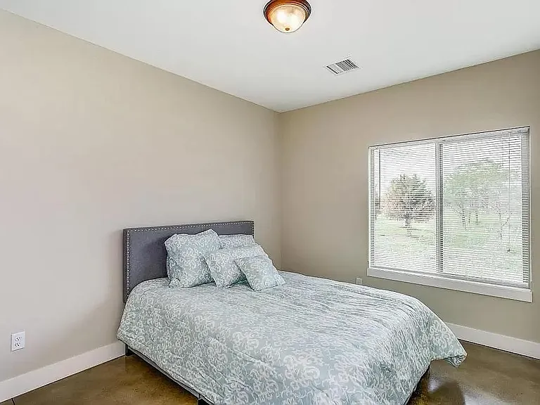 3420 E Sunflower Dr — Photo 10