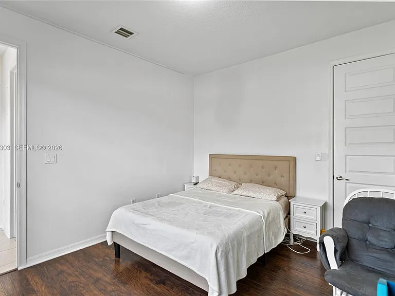 19244 NE 9th Pl — Photo 15