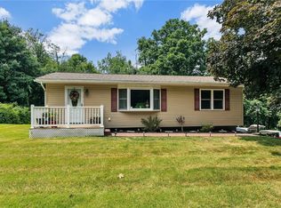 22 Merriewold Ln N, Monroe, NY