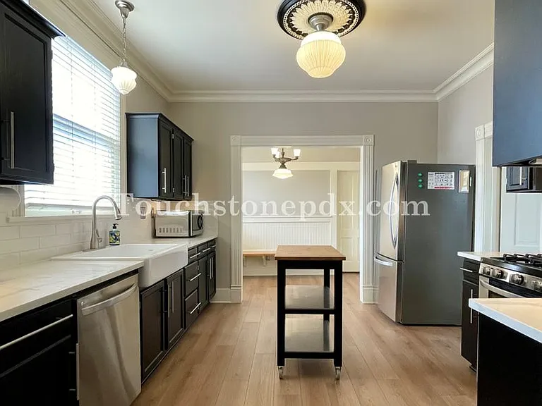 2225 NW Wilson St — Photo 14