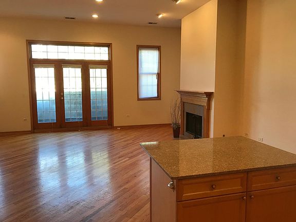 2nd image of 2540 N Southport Ave #2N