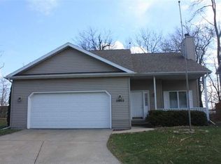 2602 Persimmon Pl, Bloomington, IL 61701