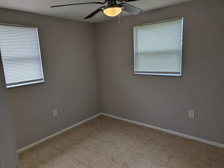 9415 Eastfield Rd #B — Photo 7