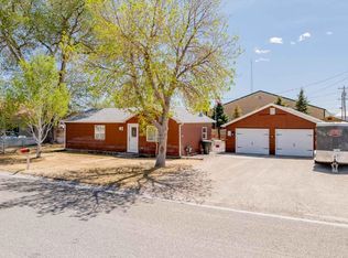 868 E North St, Powell, WY 82435