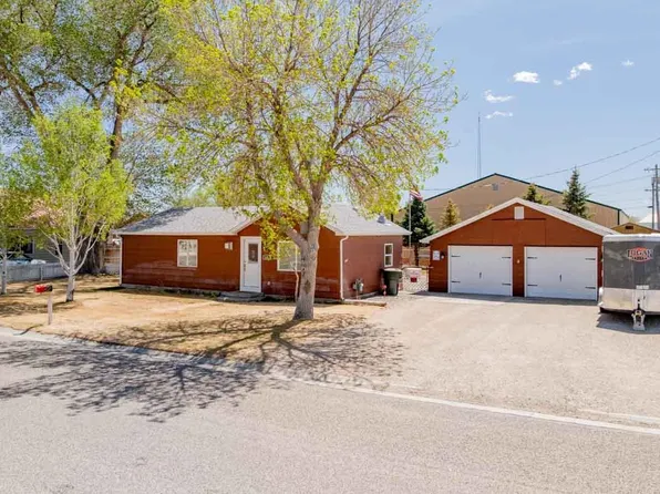 868 E North St, Powell, WY 82435
