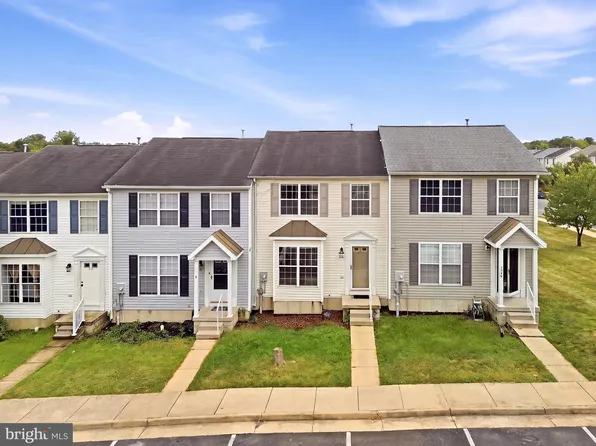 323 Copperfield Ln, Winchester, VA 22602