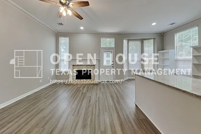 3 bed, 2.5 bath, 2068 sqft, $2,325 — Photo 4