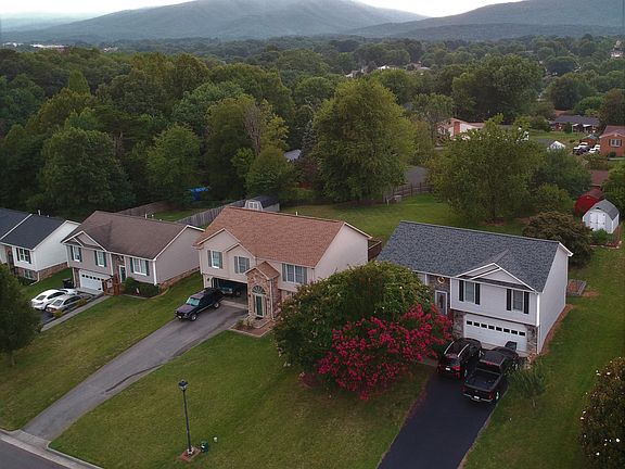 2nd image of 5007 Nicholas Hill Ln