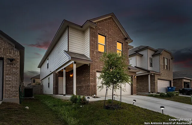 4 bed, 2.5 bath, 2194 sqft, $1,950 — Photo 3