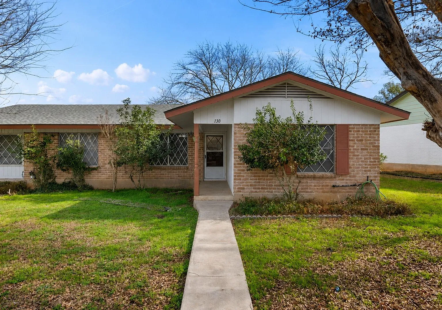 Spacious 3BR Duplex Less Than 1 Mile from Texas State University — Photo 1
