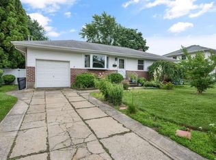 20 Larry Dr, Commack, NY 11725