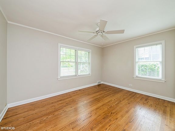3rd image of 1008 N Vail Ave