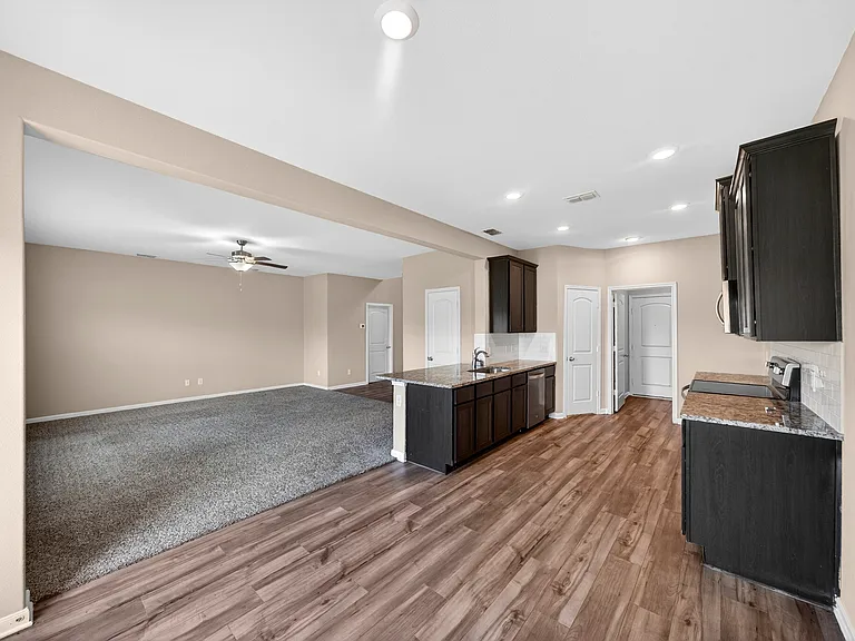 311 Foster Ln — Photo 6