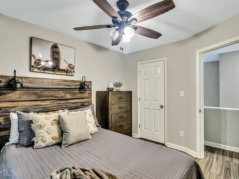 7269 Crestside Dr — Photo 24