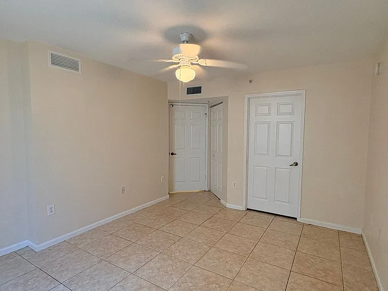 4121 Residence Dr #305 — Photo 7