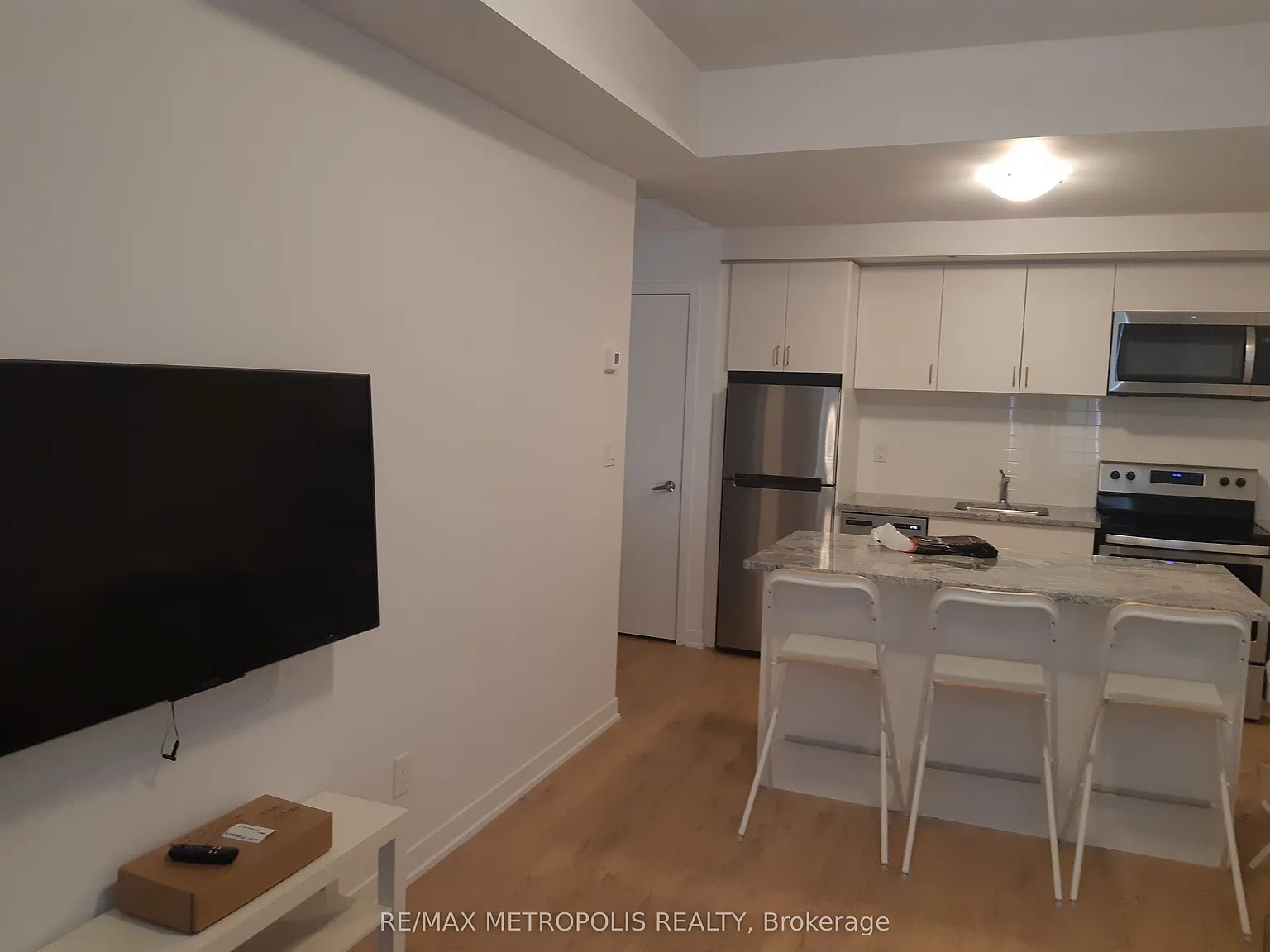 1 bed, $950 — Photo 2