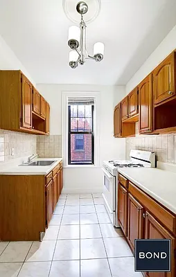 Rented by Bond New York | media 28