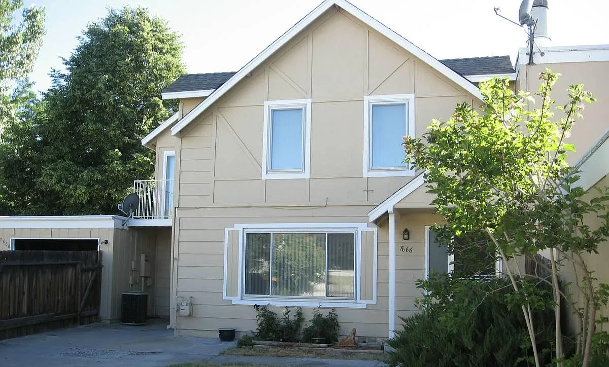 7666 Armin Cir photo 1