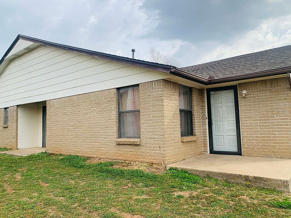 1st image of 1021 Tall Oaks Dr
