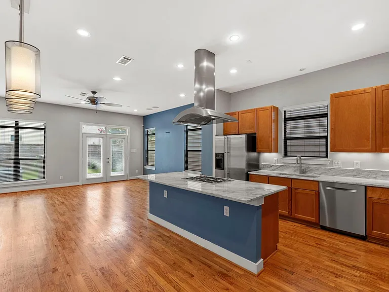1410 Knox St — Photo 8