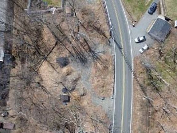 2nd image of 280 Espanong Rd
