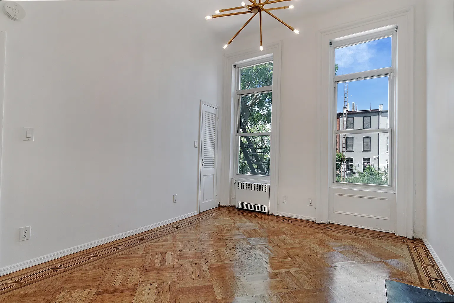 285 Carroll Street — Photo 3