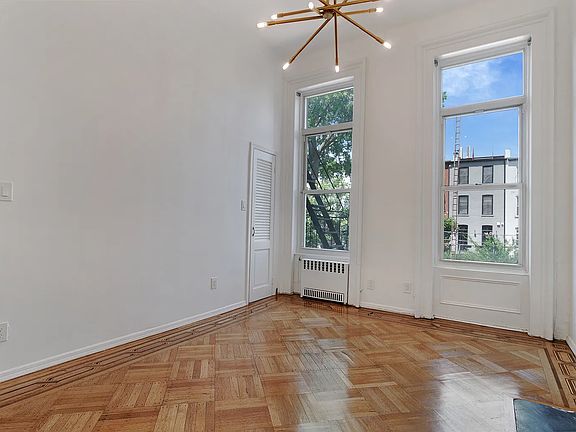 3rd image of 285 Carroll St Floor 1