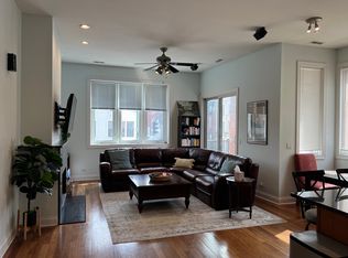 1354 W Augusta Blvd #202, Chicago, IL 60642