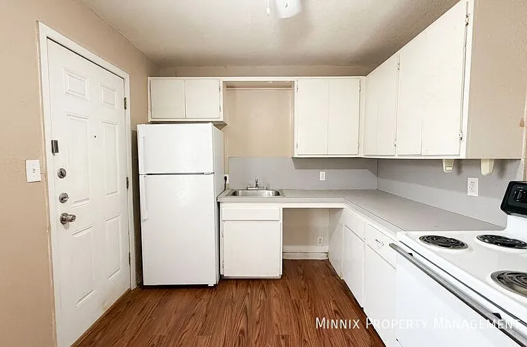 310 E Lynn St — Photo 7