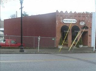 328 SE Jackson St, Roseburg, OR 97470