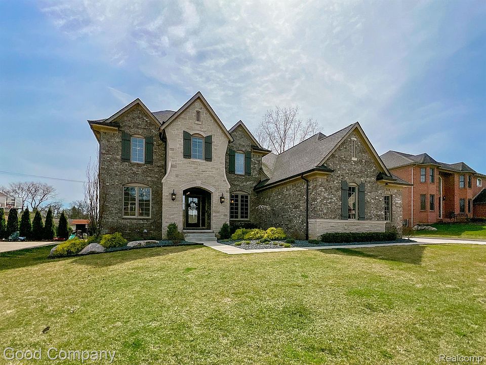 1st image of 54040 Birchfield Dr W