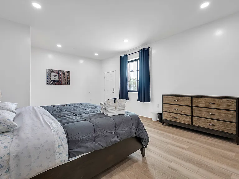 830 S Farmer Ave — Photo 5