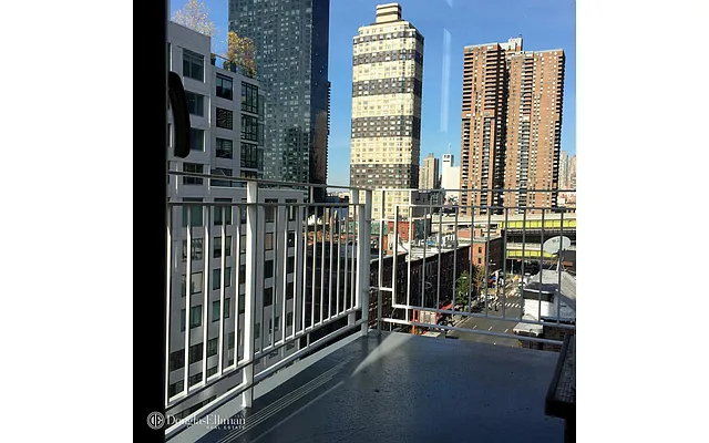 Rented by Douglas Elliman | media 16