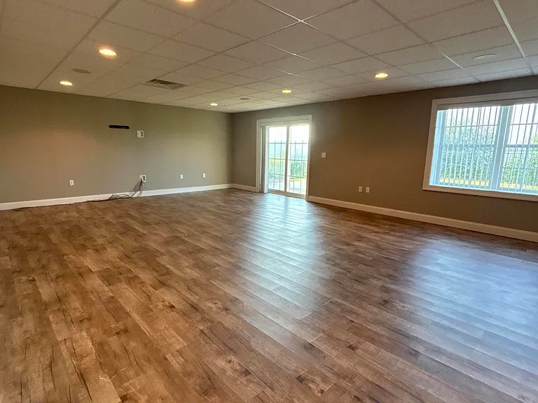 1803 Robinson Close — Photo 26