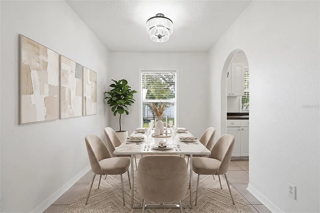 3 bed, 1.0 bath, 1083 sqft, $2,250 — Photo 4
