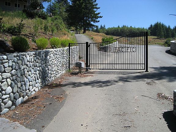 2nd image of Pacific Terrace Loop #8