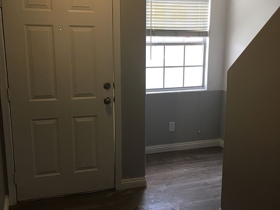 4th image of 2528 Sierra Luna Ave Unit 101
