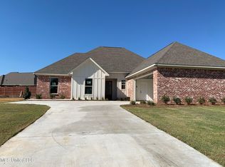 109 Catherine Blvd, Clinton, MS 39056