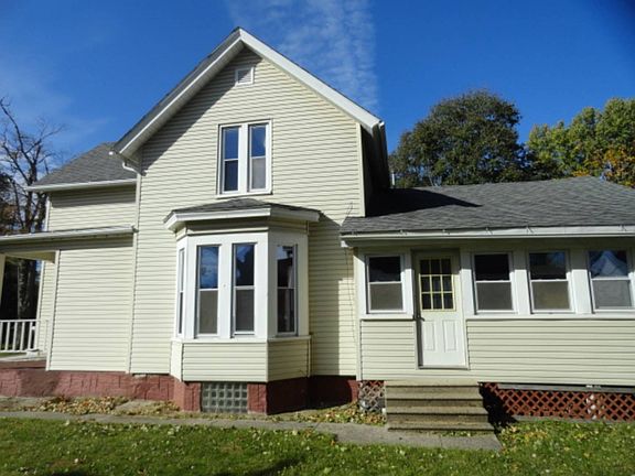 3rd image of 533 E North St
