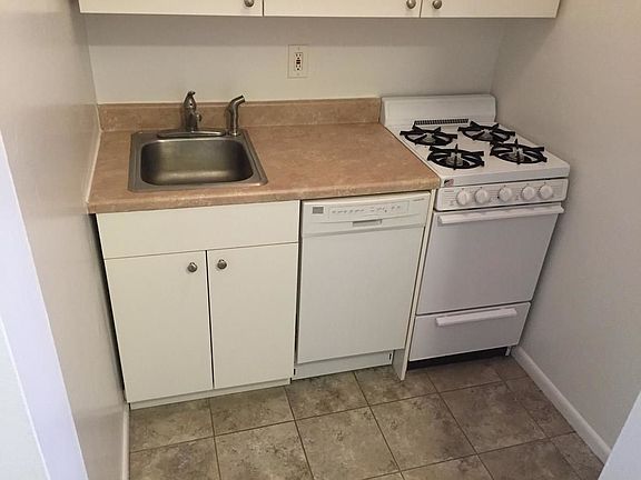 5th image of 229 E 29th St APT 5J