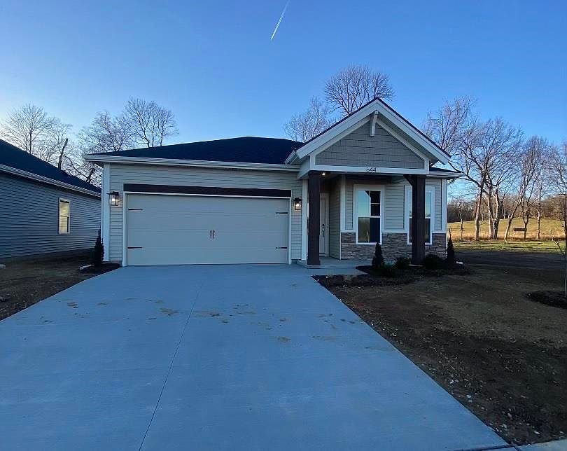 1st image of 644 Alabaster Ln