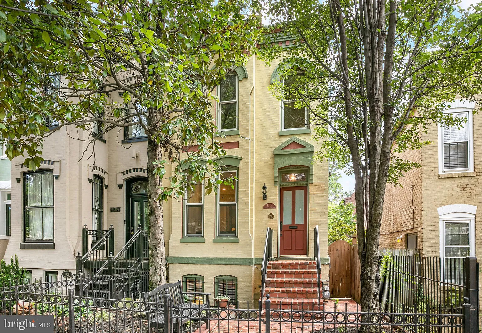 1007 Constitution Ave NE photo 1