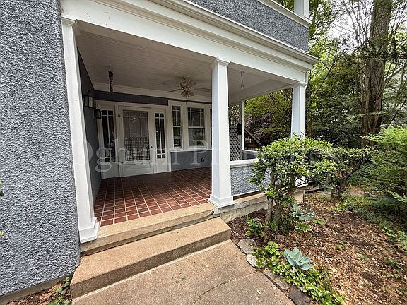 3rd image of 130 Piedmont Ave APT A