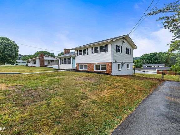 4th image of 315 Louise Ln