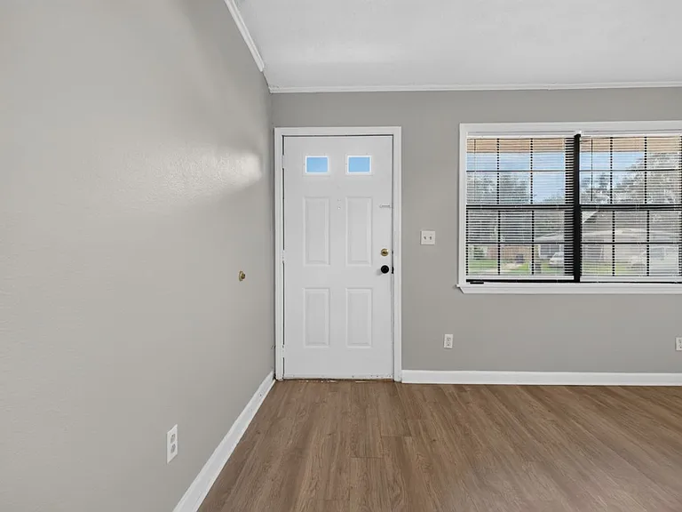 255 Woodside Dr — Photo 8