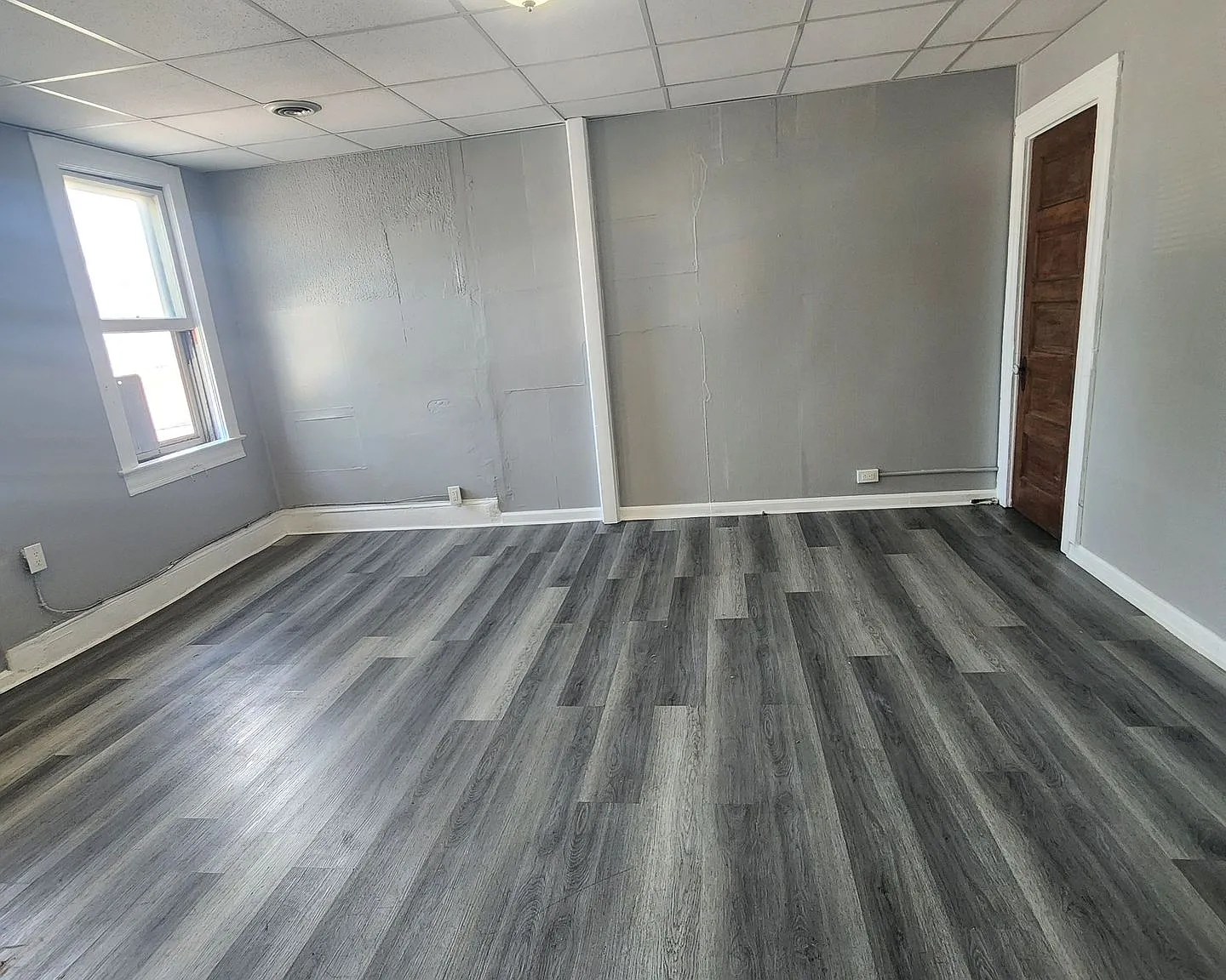 Large Ground Floor 2 Bedroom For Rent! — Photo 3