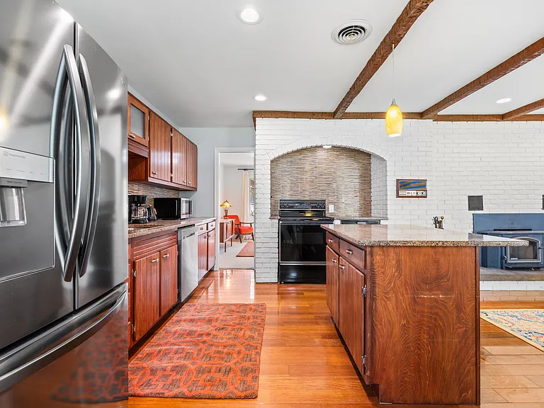 4 Lakewood Dr — Photo 10