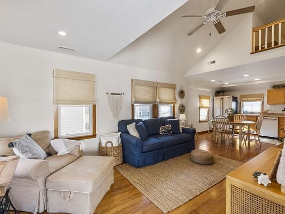 4th image of 920 Ocean Ave #D